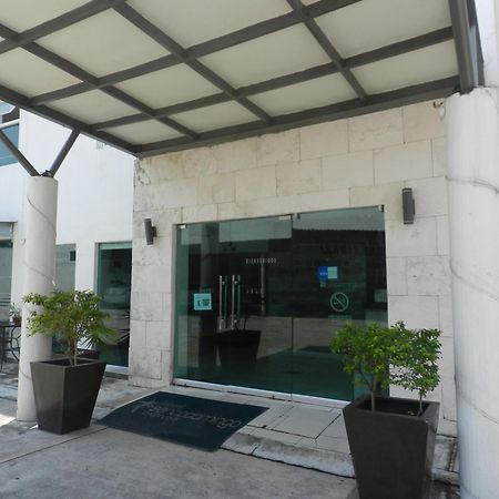 Hotel Santo Domingo Express Виляермоса Екстериор снимка
