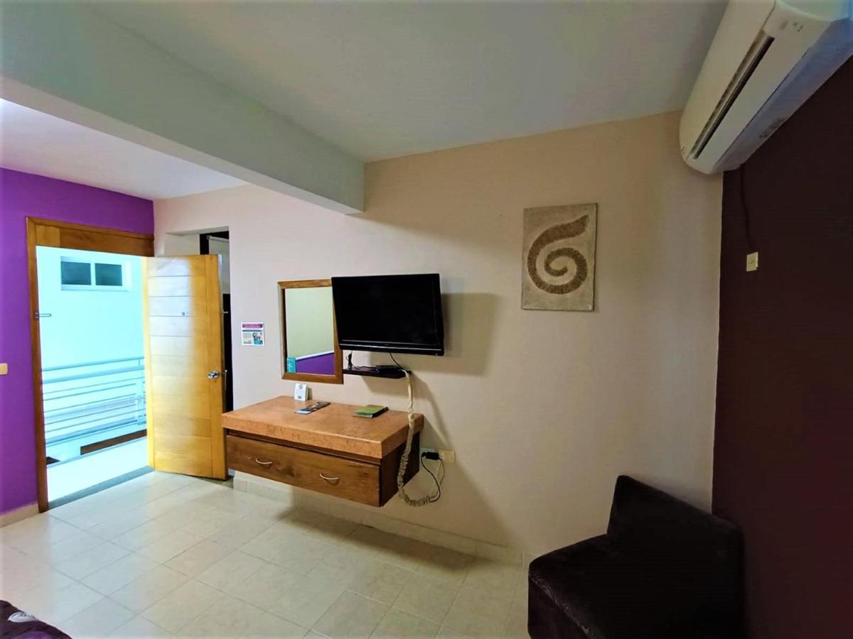 Hotel Santo Domingo Express Виляермоса Екстериор снимка