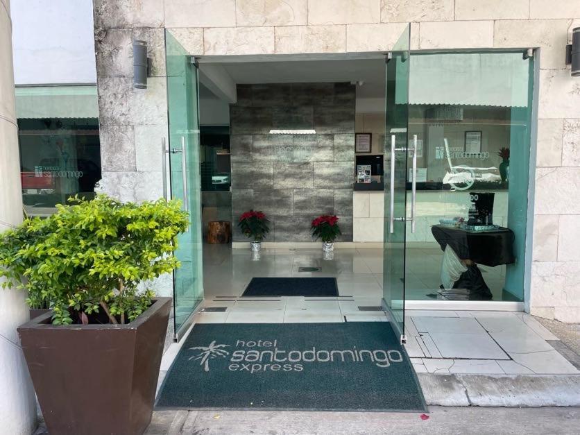 Hotel Santo Domingo Express Виляермоса Екстериор снимка