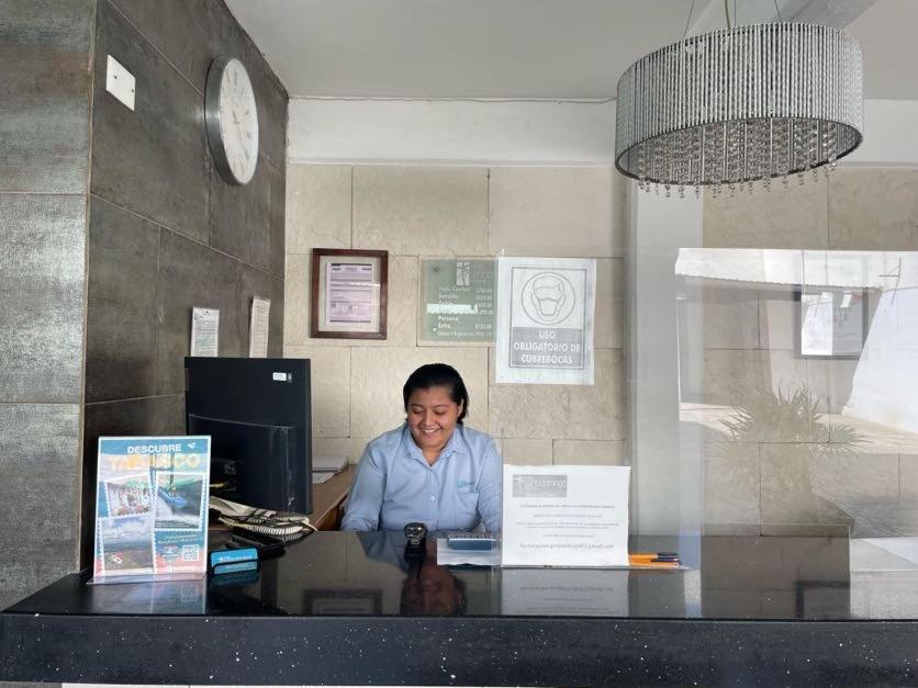 Hotel Santo Domingo Express Виляермоса Екстериор снимка