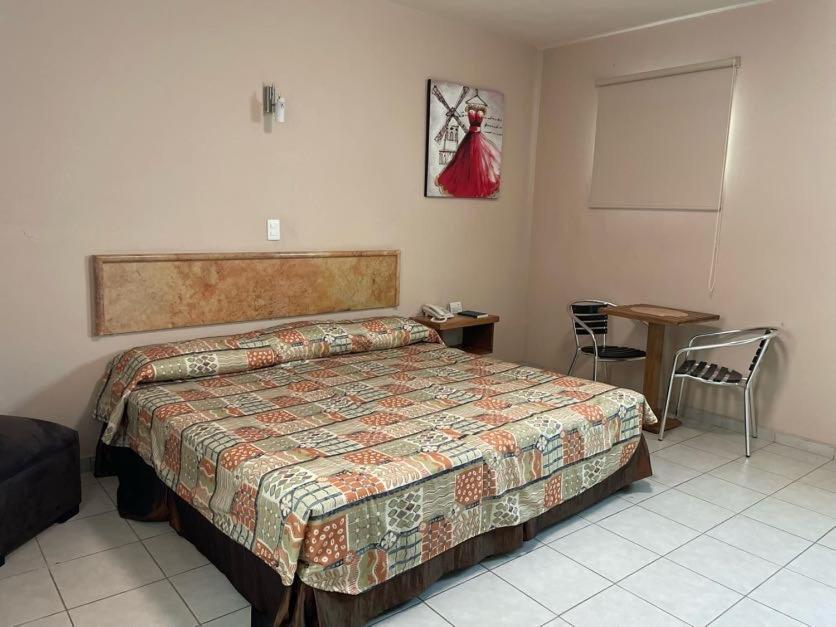 Hotel Santo Domingo Express Виляермоса Екстериор снимка