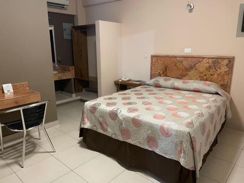 Hotel Santo Domingo Express Виляермоса Екстериор снимка