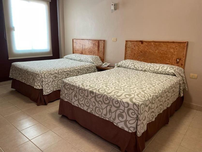 Hotel Santo Domingo Express Виляермоса Екстериор снимка
