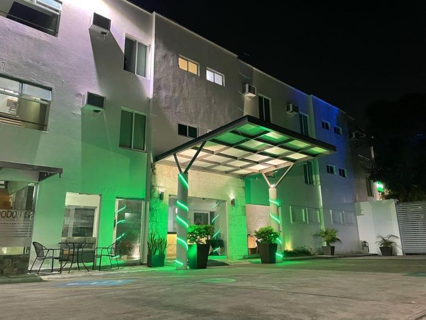 Hotel Santo Domingo Express Виляермоса Екстериор снимка
