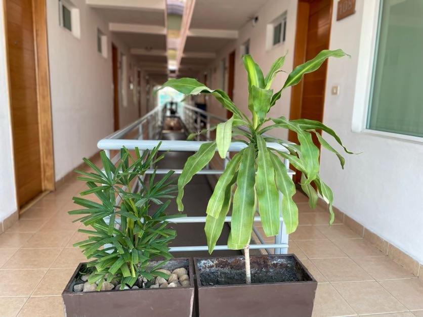 Hotel Santo Domingo Express Виляермоса Екстериор снимка