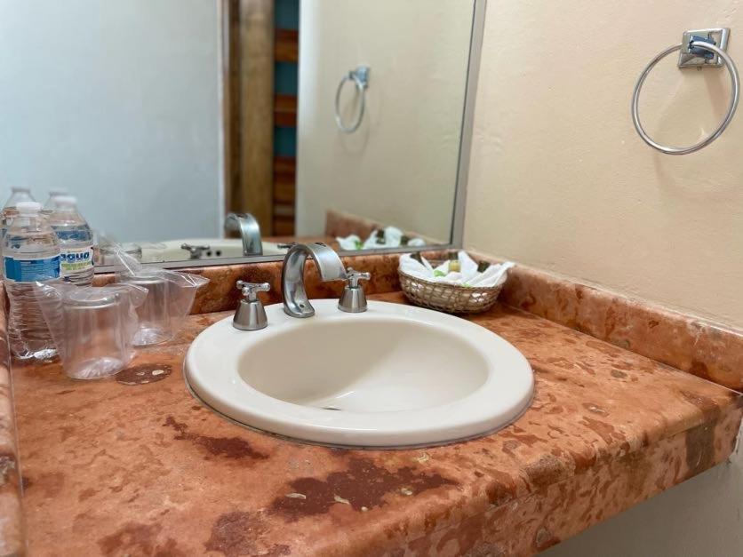 Hotel Santo Domingo Express Виляермоса Екстериор снимка